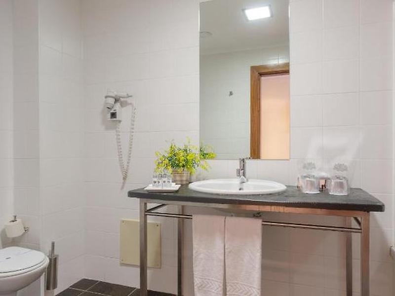 3EE1EF9AD03BE3D2E0BF5D03A04B366C