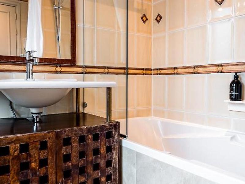 88672DB37782D752F5AE401130CC9FC4