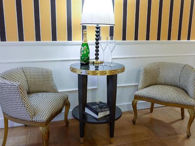 023D00AA43AB0E5C19F77DE53ECC8079