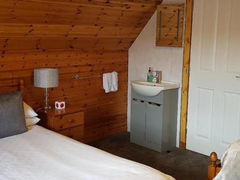 158594DD4C0EEDA93B83C80ADCDB444D