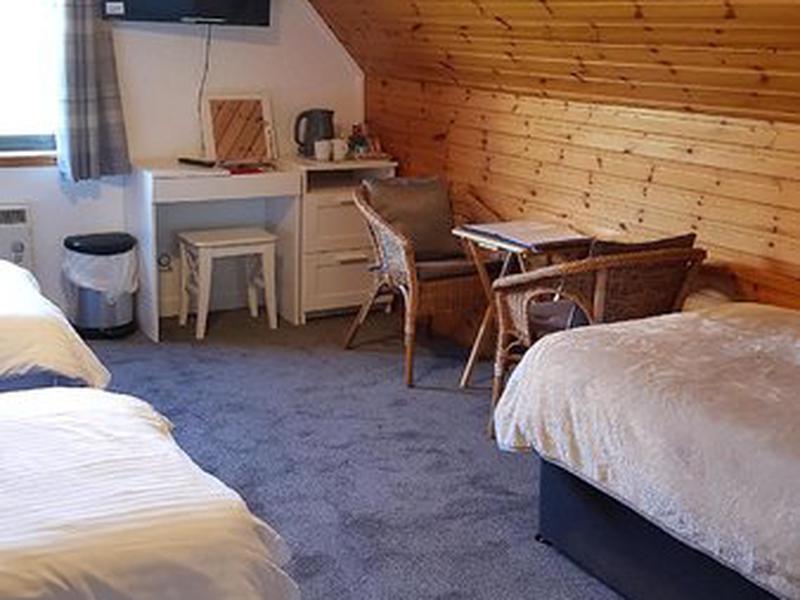 B7043BF17178A10C993691D996C526F6