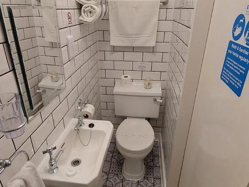 133B5A4768ACFB0B2F1C1FF00221859B