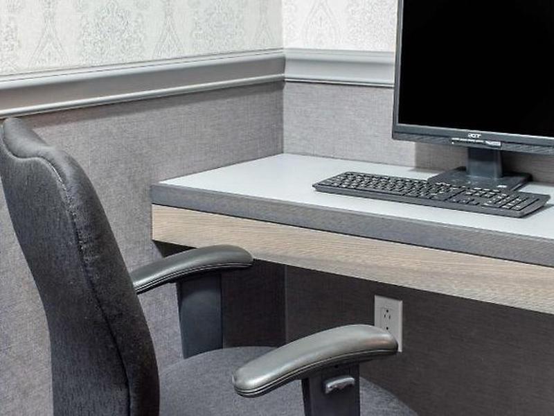 98837F5CD70D25EC6B7166D0D4611714