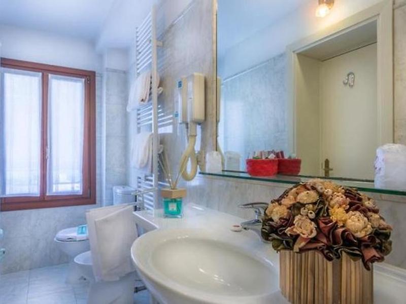 DB0C650612C27BC2D2E3AB856E139FB9