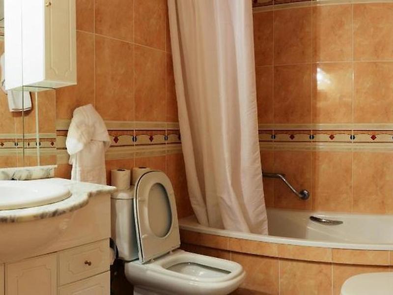 2454A1CE6B11448F8CEA188C5F8E40CB