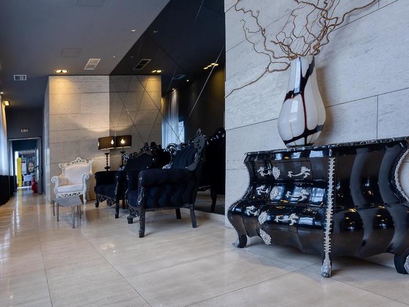 A0BAA041E40E222F0BCFF67947E7EDF9