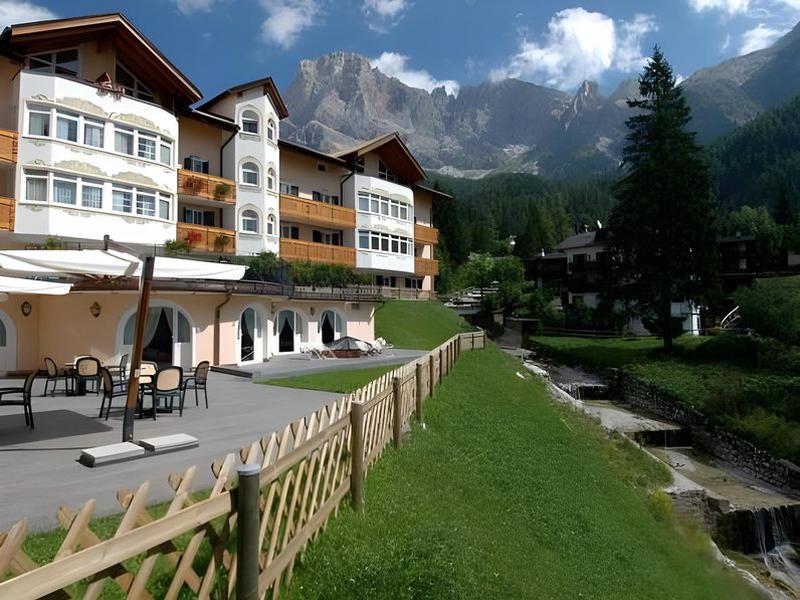 9AE211F63FF1EDD60400F419C7BF10B3