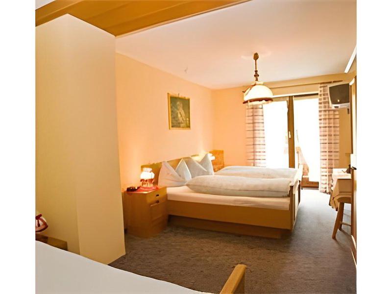 60F81D84B59F399D0972E634D56B2762