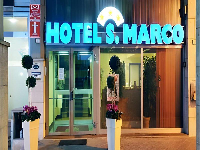 B85EA5DADFD3C4038BE03F29AF47941D