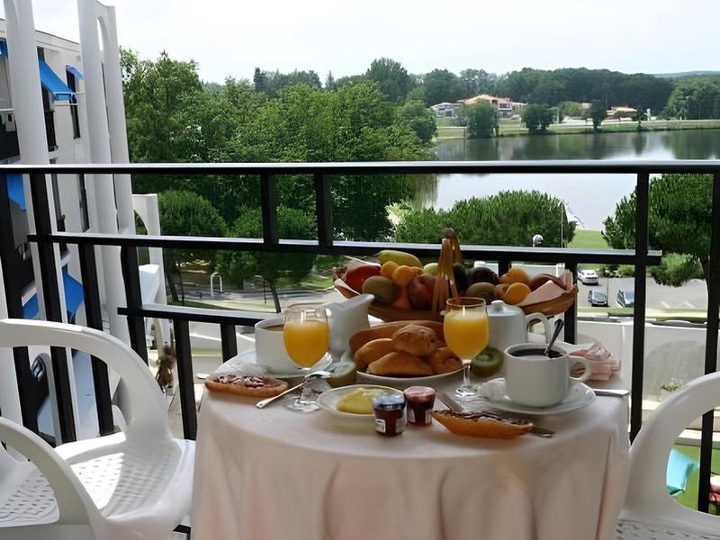 B2C6EF3CF473CAEFF0D7652F00CDC9CE