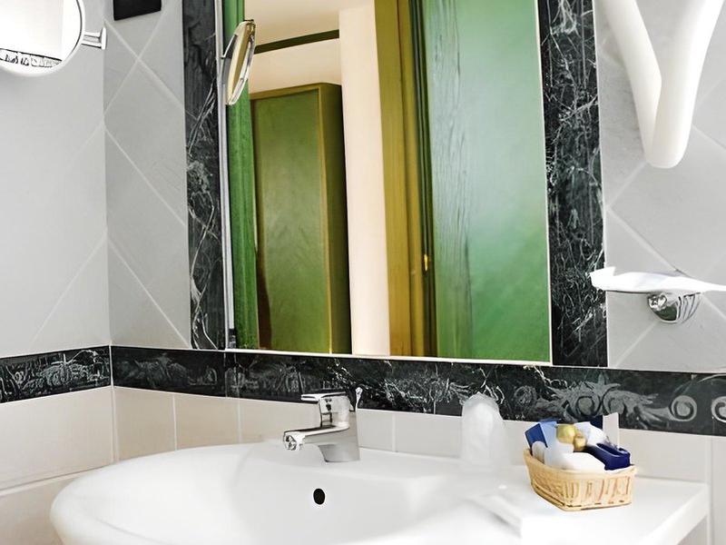 C58A48755858D5211229EF5C86F7A8B0