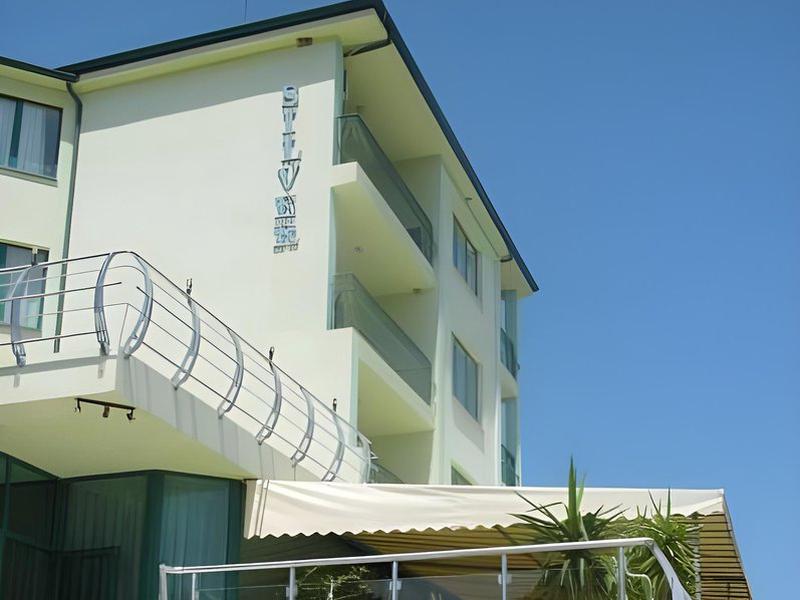 FEEE2FA51ECB9FE79D33DA9B17DF70AA