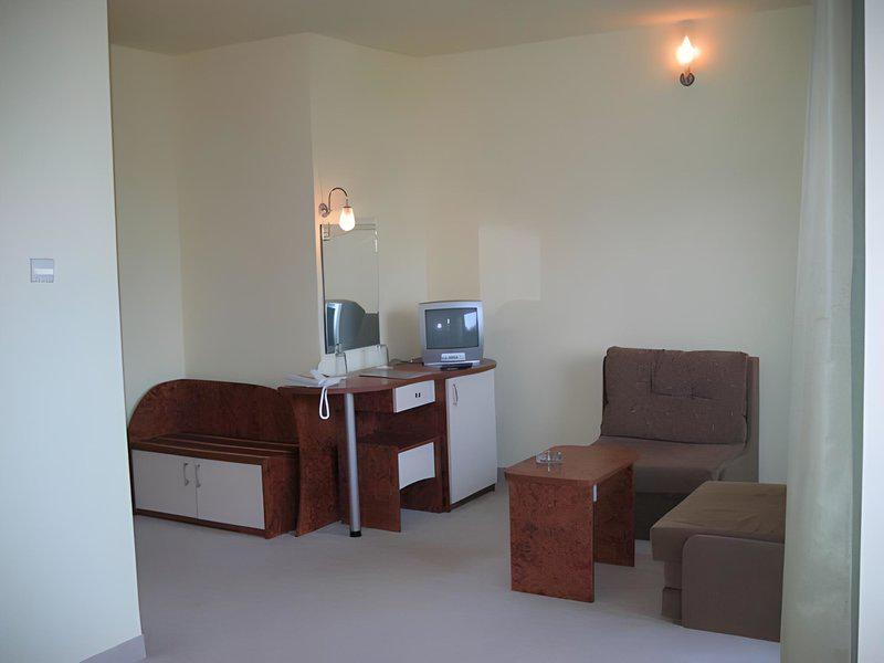 B1E12803312CF9666EECFDEFBADB12DE