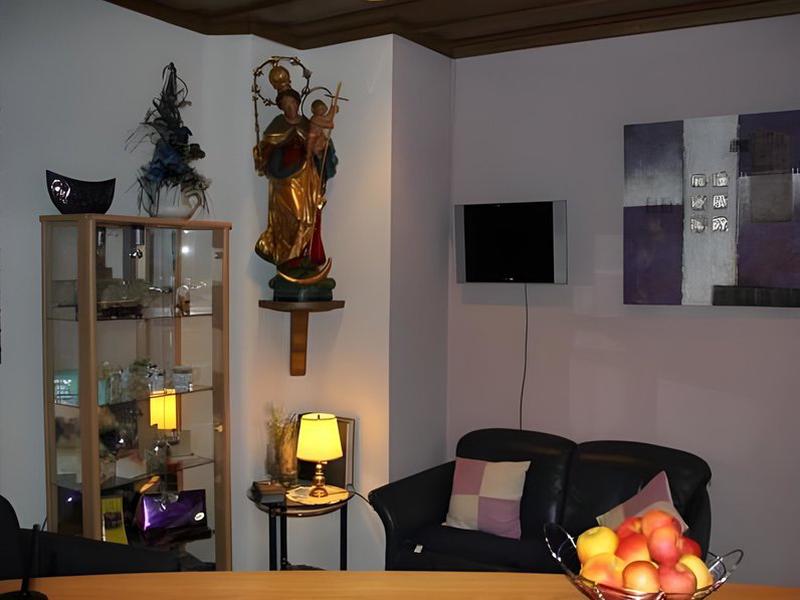 444B5D7AA8D70E86070B5EDE15D87107