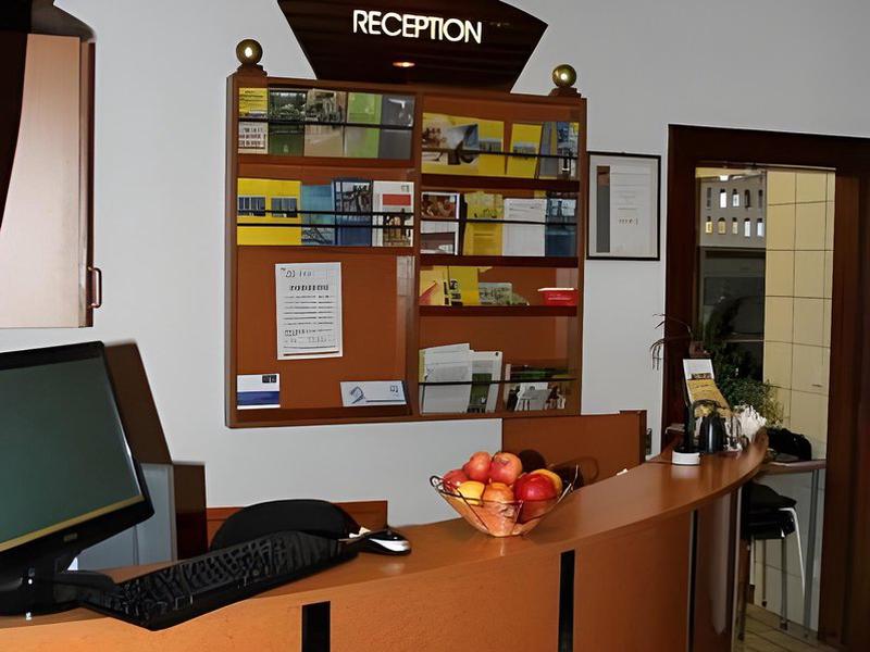 8A34DAFEFB13BB62B37F74FE164E9206