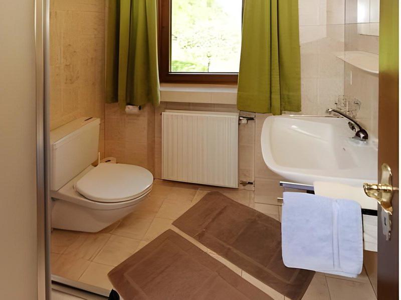 15EAD71451811895E84837935C562103