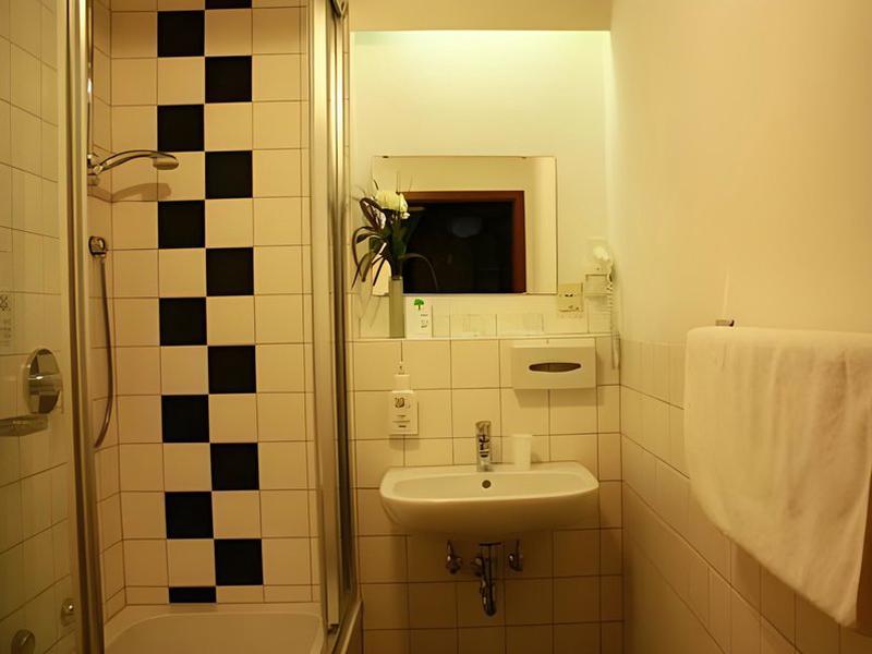 230D009DD497A11E3478C87453F718BA