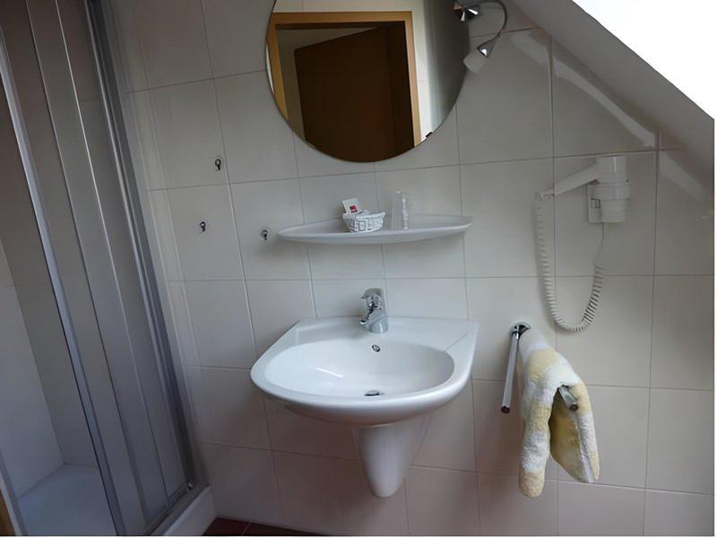 8590A480CA2FE09640961931F6BD273C