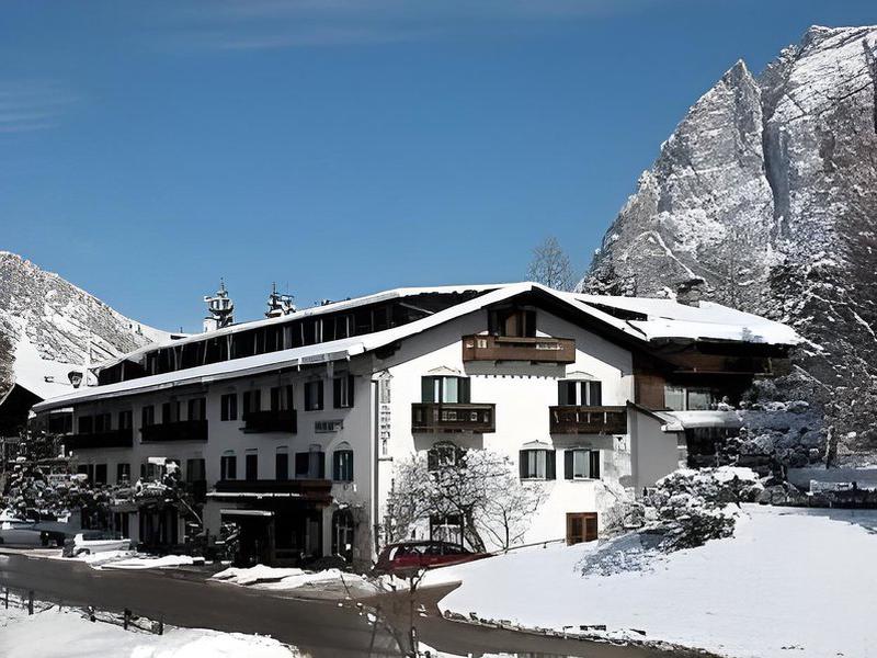 0852A027BCF9CD7BB1D93F41F4A951E2