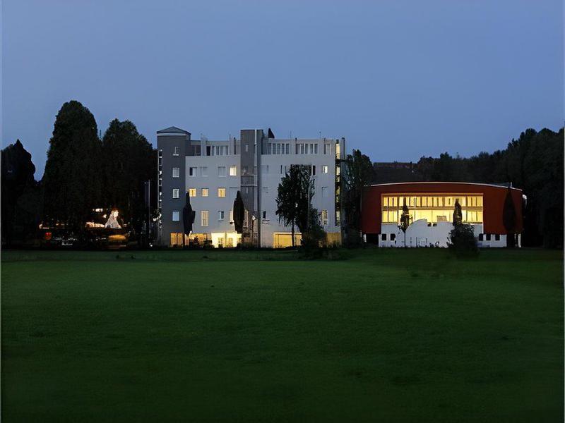 D4B02453DE9644D9F12B4C37B386F8AF