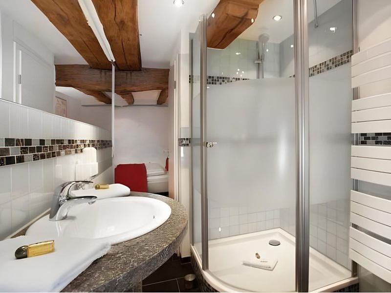 051D0AA601C66F0E79569F5337E8EB3F