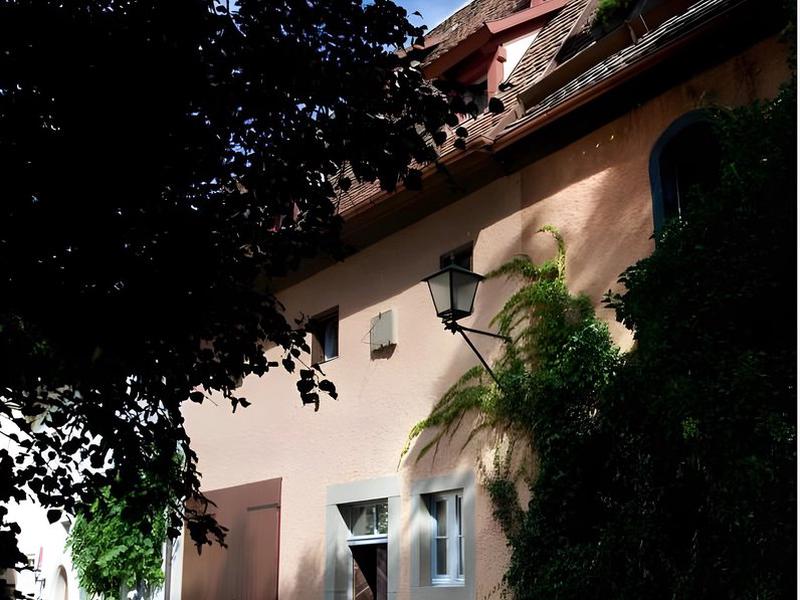 30CF9B7A0D5E0FC90766DD7068A71C13