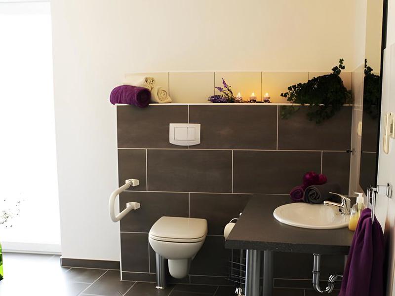 933E33304849B83DB27FE796D7F9EFB5