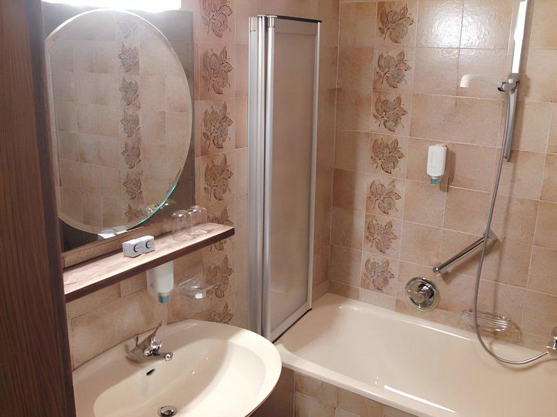 A161C246C5C083F299F03494B8D3C203