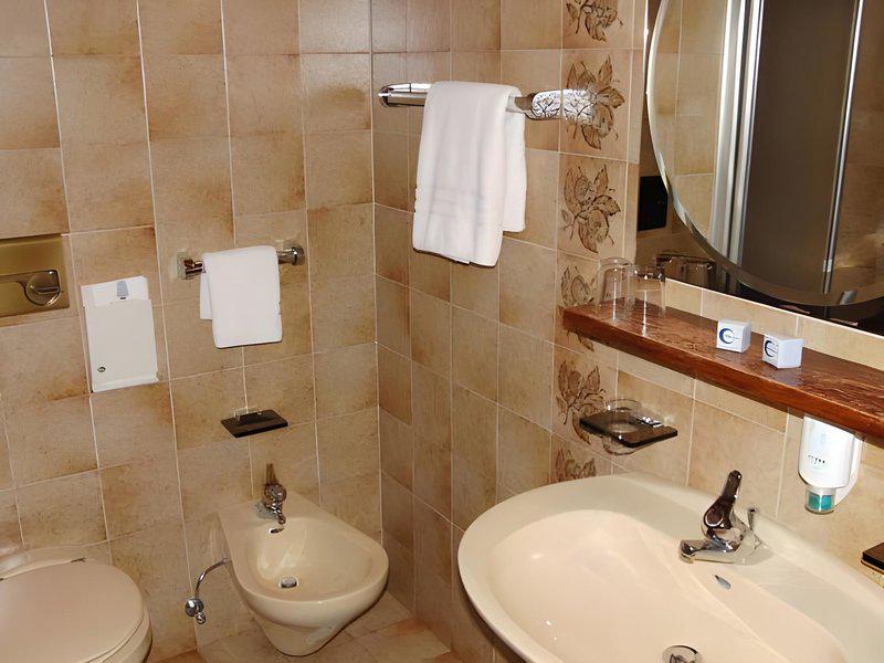 A22366A5C582C7C14AA0B316CC25D1EB