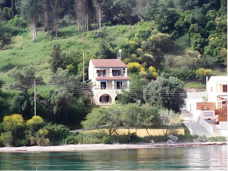 B03BB21BB7FD5CB4A2569683A39DA0F8