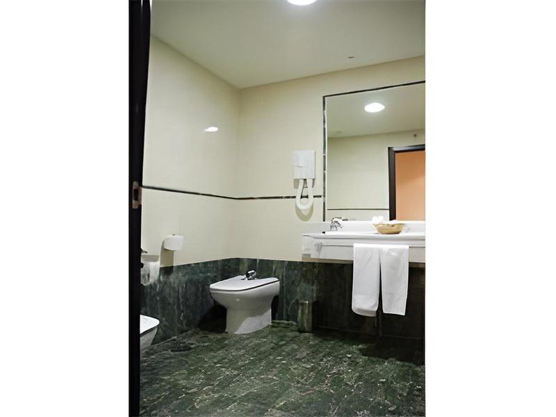 4E4EDA8CE32349C35F62DD92BE4F02CF