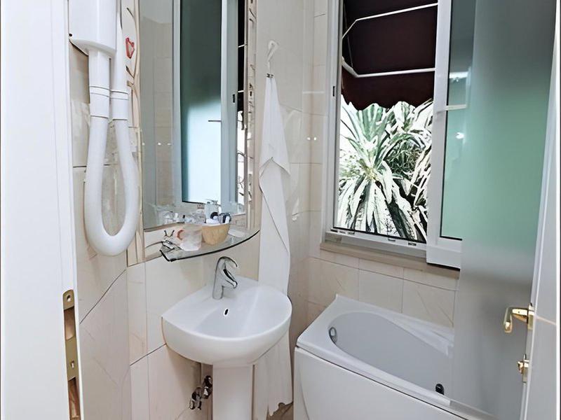 B03686EAC0424EFC5024A851355400A4