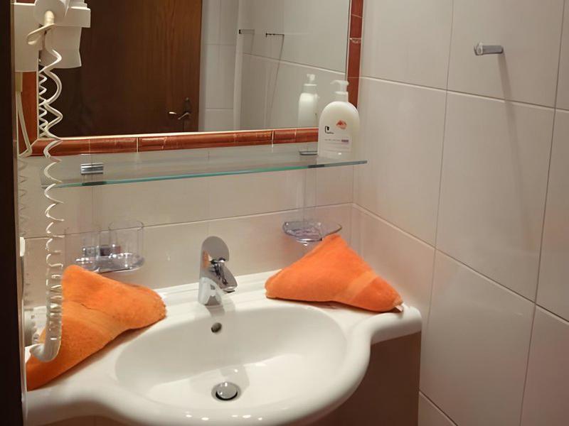 6198F45E2BDDAAC09220A0AF4BC11F4F