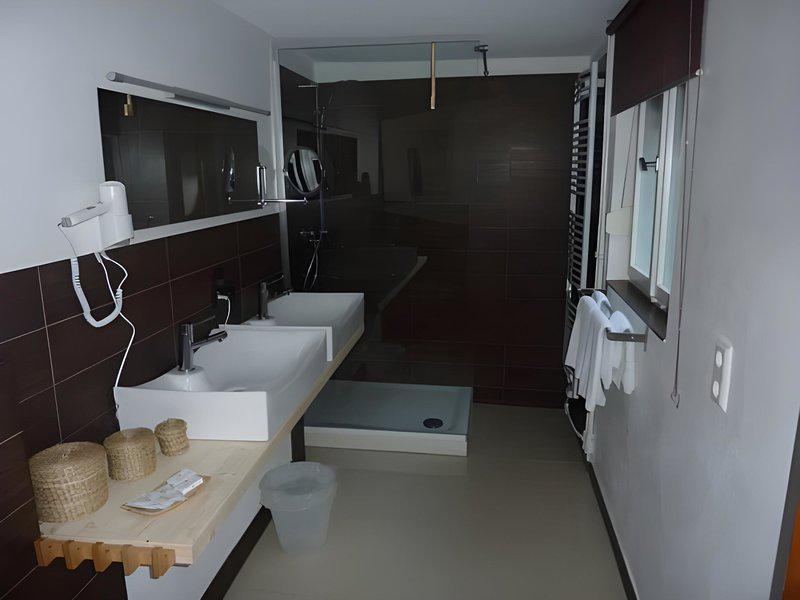 77BC9671F9F3434F8C5C885D9CFAA6F9