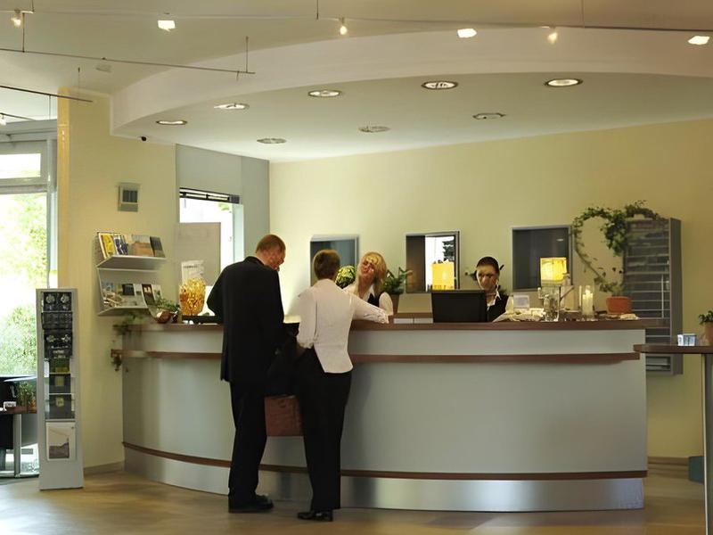 DD333CA540C3EE4C836C25AFD136439F