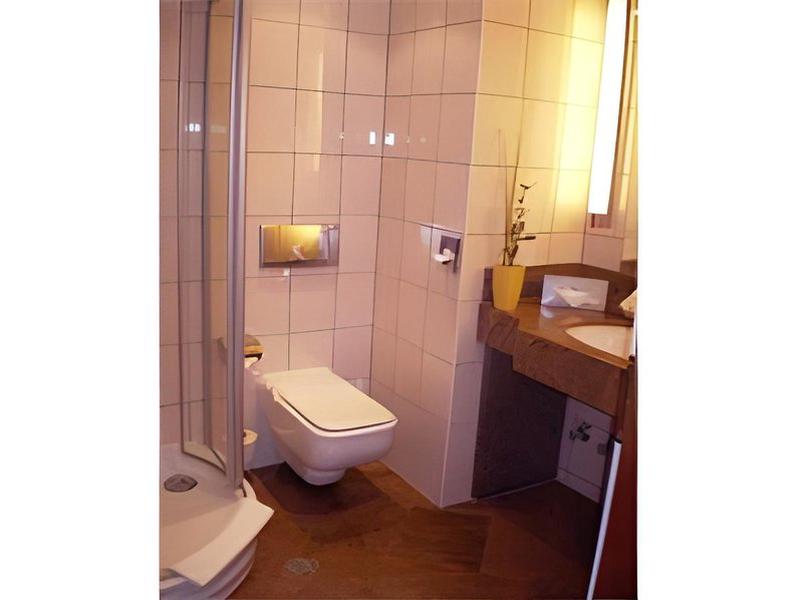 065C73C7DFA24C9DF6726C7C41813A4B