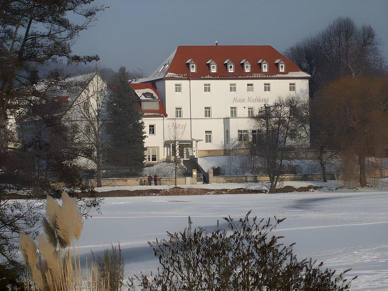 AE2491E5E005365E97DA0715B588E95E