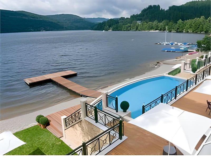 15A805DF56BED5C88C560A0D64E22EE4