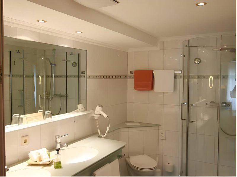 4713B30E3CF21EDFCDC78F703AEFE15C