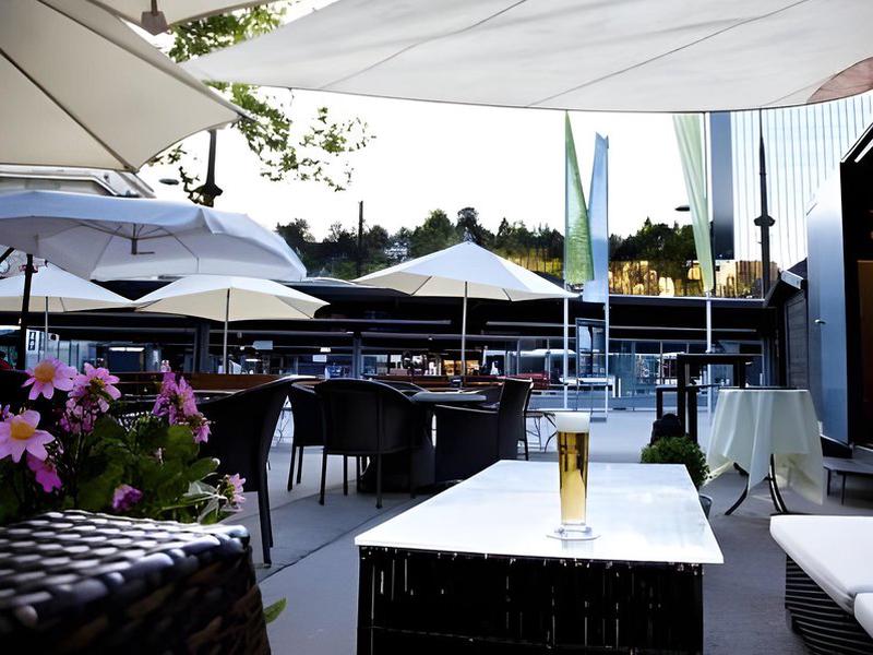 A88AF397D7B6024BDD6C8CE22766B65A