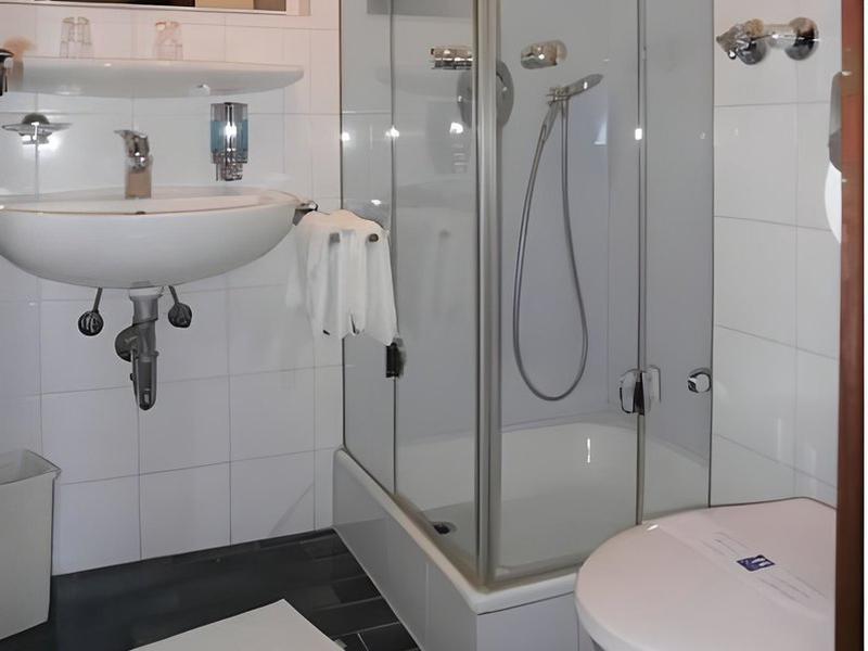 F76A05A4FDDD80E46E0DEAA1418959F0