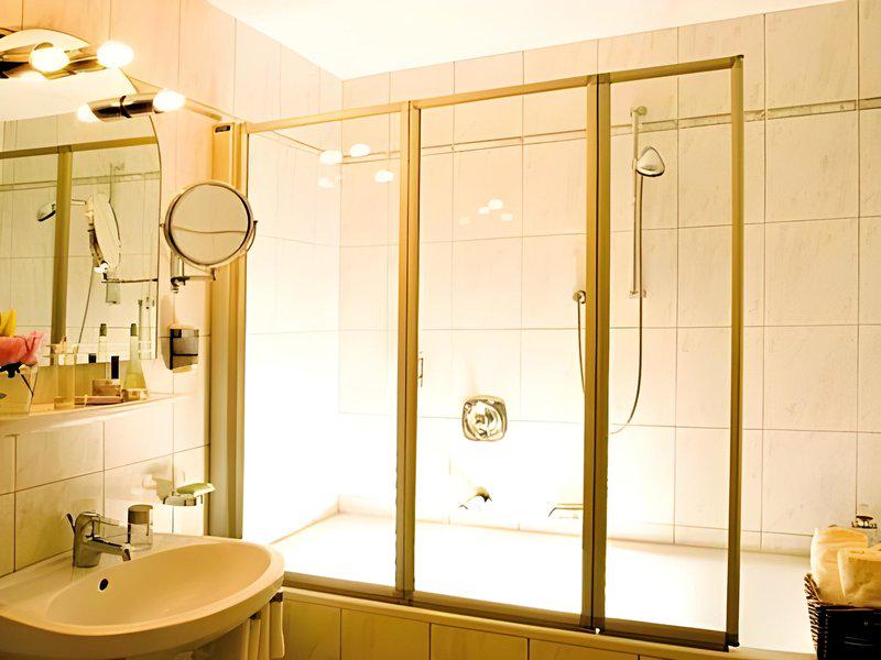 D469244A35D0FD23603130B8DF9668E7