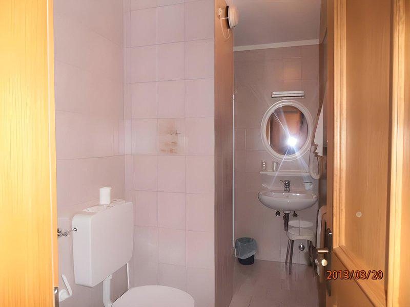 D671B7EFFBAE233A07397D2F15EC9494