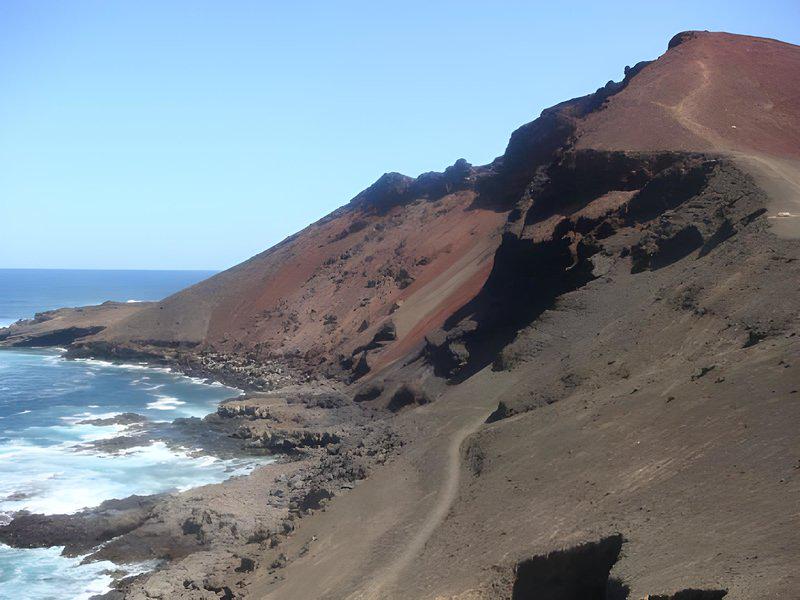 715F2511D4F4EE2AEE8701044D25E872