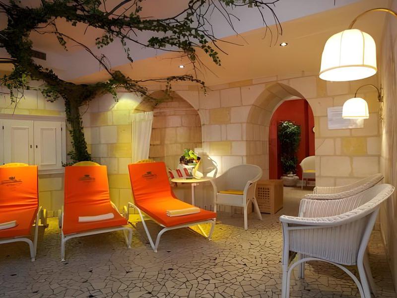 1A0F4F5E2BC4FCE698EBB17925A17F83