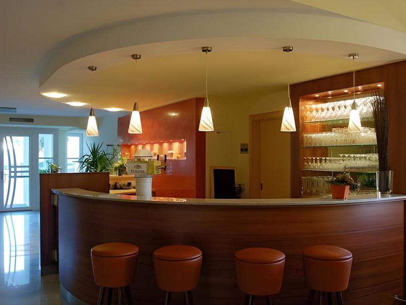 0F3E3A0A66EB4919F79BA4460ECC1529