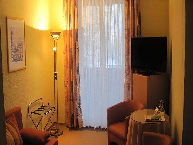 23AE7447571CB1E9BAA54A540F988A90