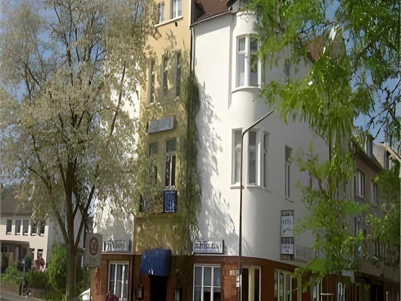 00A6D323639D05E7F59F2B7ADD535E11