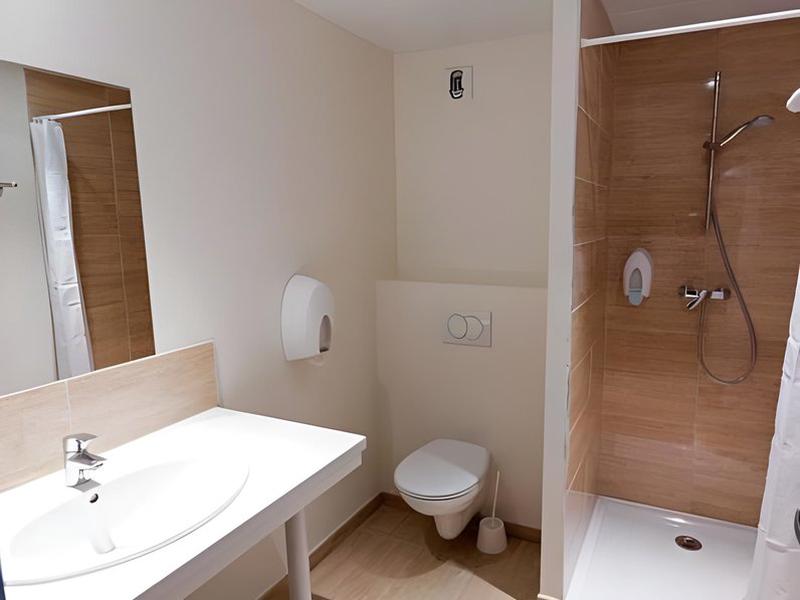 0D533FA9D4903FD00D28BBB3D41239D2