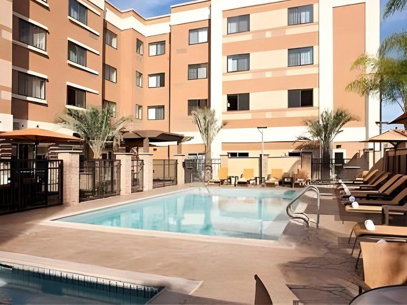 EE0B33A94FB5DD1EA782EBD26E857809